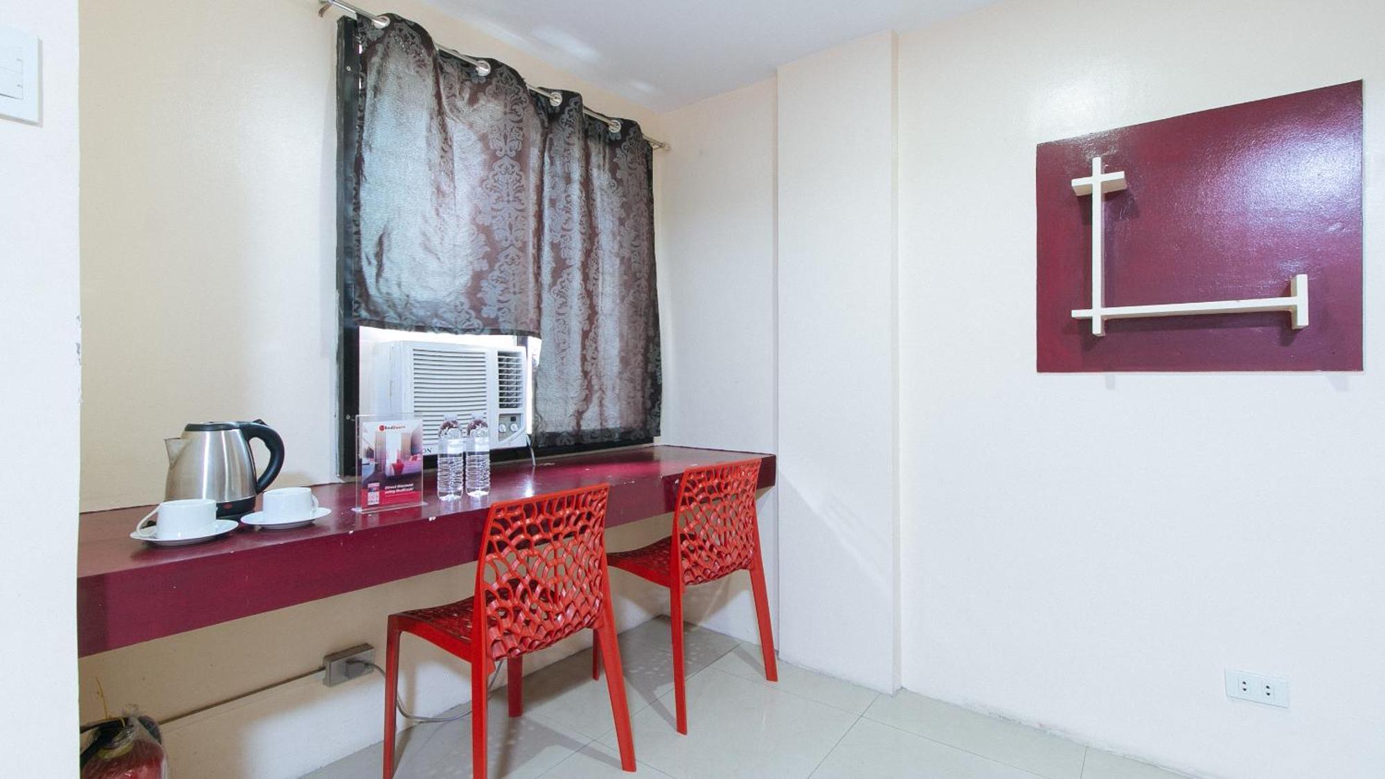 Reddoorz At Dbuilders Rooms Ph2 Taguig Esterno foto